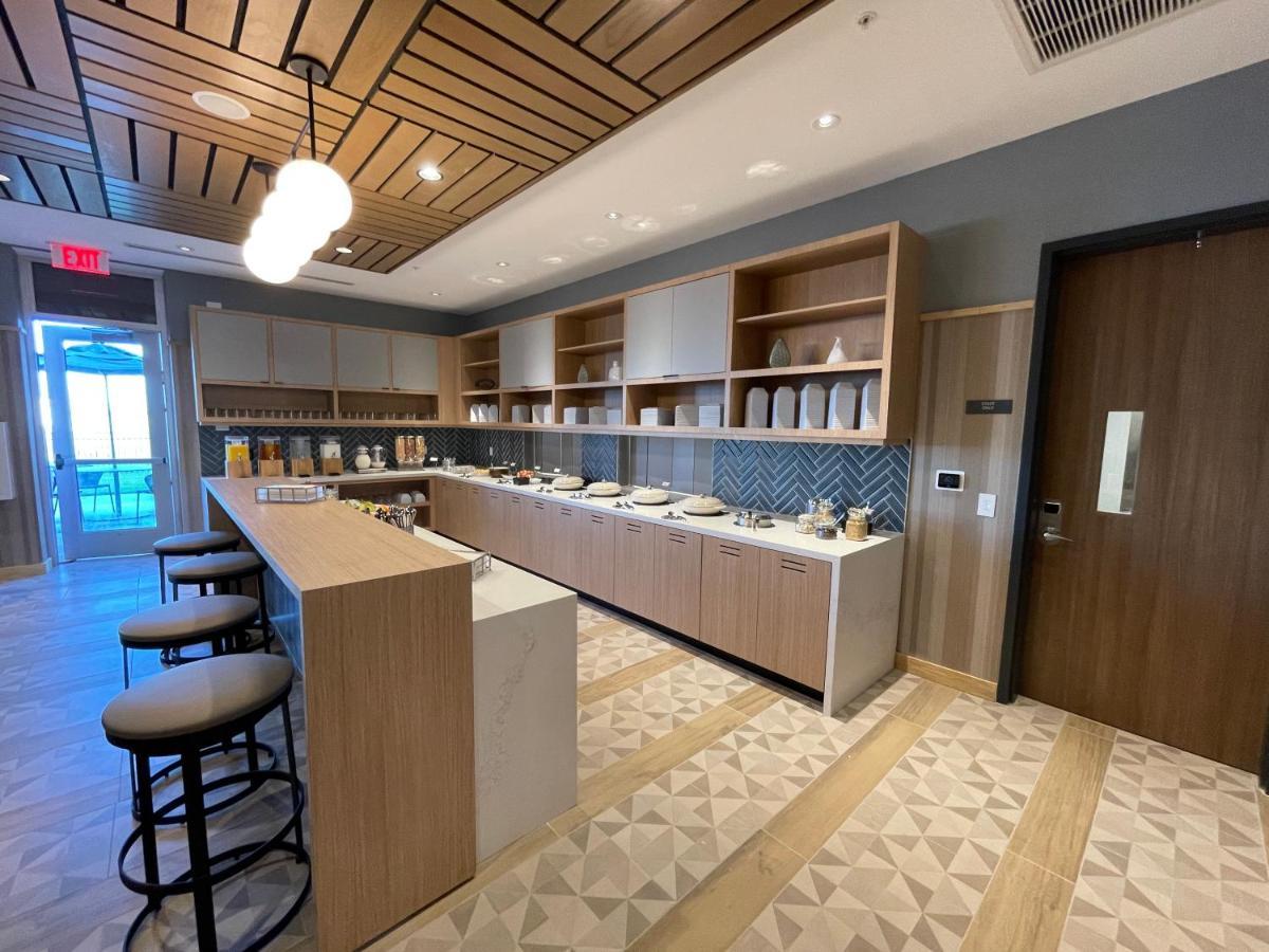 Hyatt Place Airport, Fl Hotel 3*