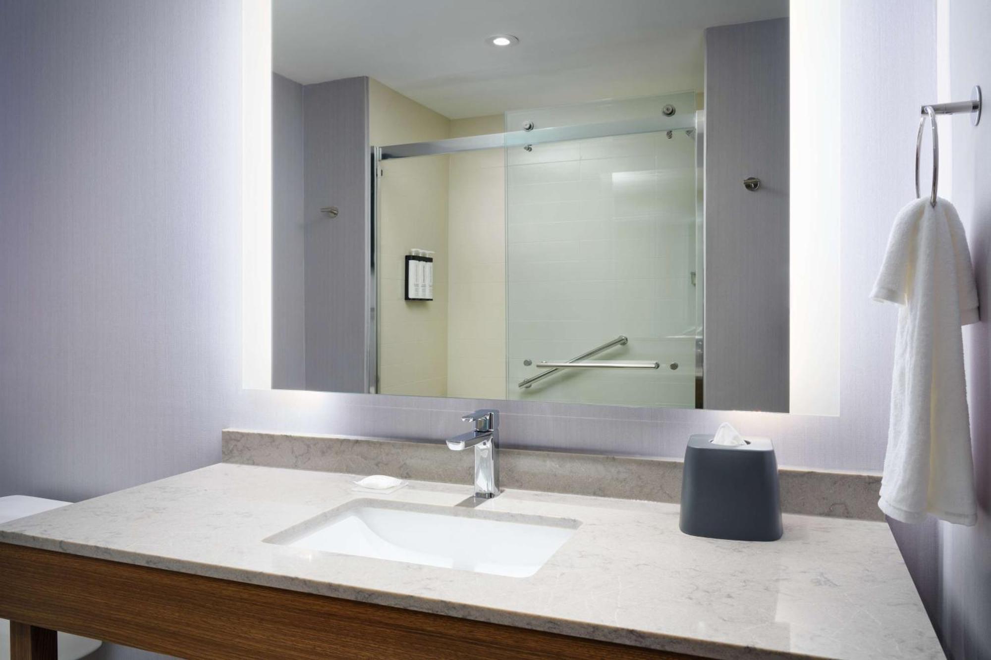 Hyatt Place Airport, Fl Hotel 3*