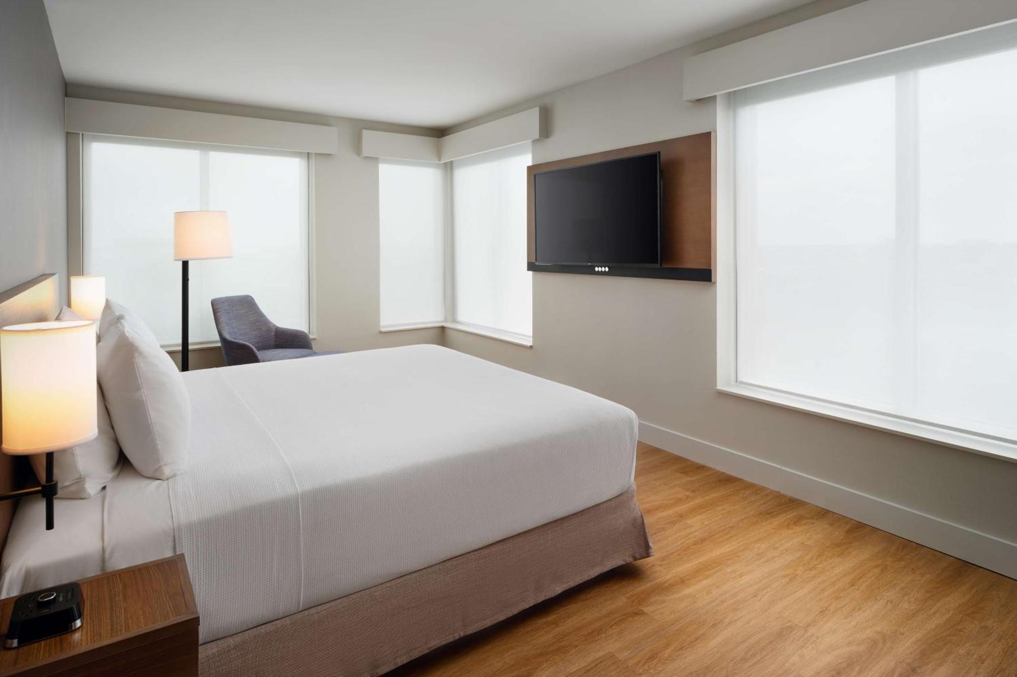 Hyatt Place Airport, Fl 3*